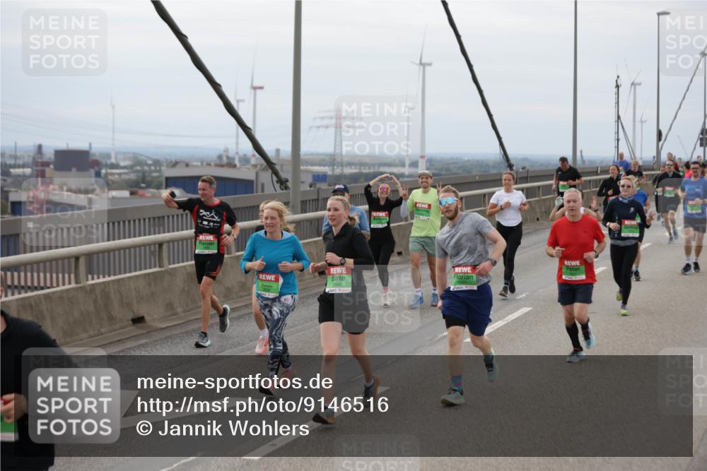 03.10.2025 - Köhlbrandbrückenlauf Jannik Wohlers http://msf.ph/oto/9146516 03.10.2025 15:49:20 Position 1  meine-sportfotos.de
