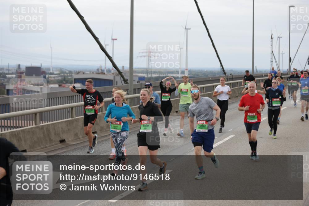 03.10.2025 - Köhlbrandbrückenlauf Jannik Wohlers http://msf.ph/oto/9146518 03.10.2025 15:49:20 Position 1 7667 meine-sportfotos.de