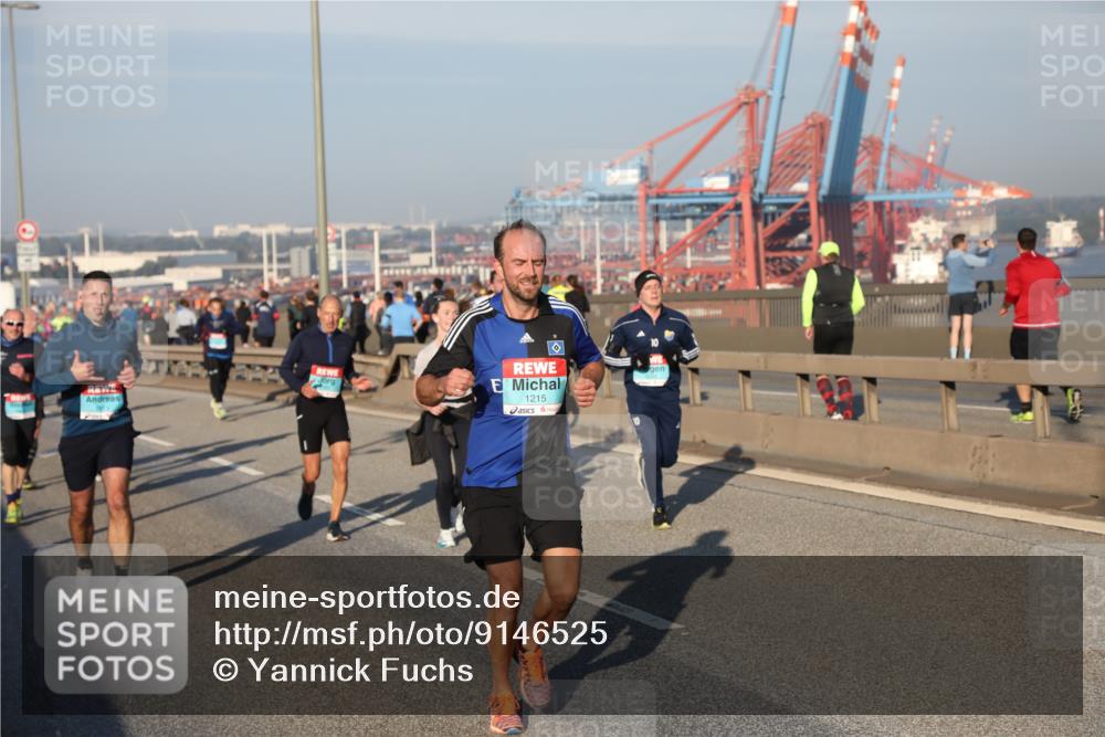 03.10.2025 - Köhlbrandbrückenlauf Yannick Fuchs http://msf.ph/oto/9146525 03.10.2025 08:36:40 Position 2 1215 meine-sportfotos.de