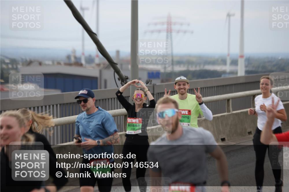 03.10.2025 - Köhlbrandbrückenlauf Jannik Wohlers http://msf.ph/oto/9146534 03.10.2025 15:49:21 Position 1 6746, 8088, 7404 meine-sportfotos.de