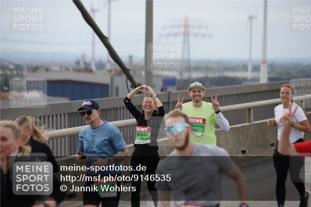 03.10.2025 - Köhlbrandbrückenlauf Jannik Wohlers http://msf.ph/oto/9146535 03.10.2025 15:49:21 Position 1 8746, 8088, 7404 meine-sportfotos.de