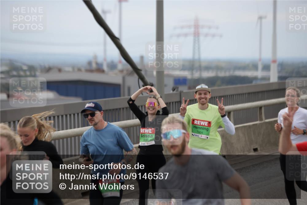 03.10.2025 - Köhlbrandbrückenlauf Jannik Wohlers http://msf.ph/oto/9146537 03.10.2025 15:49:21 Position 1 8, 46, 8088, 7404 meine-sportfotos.de