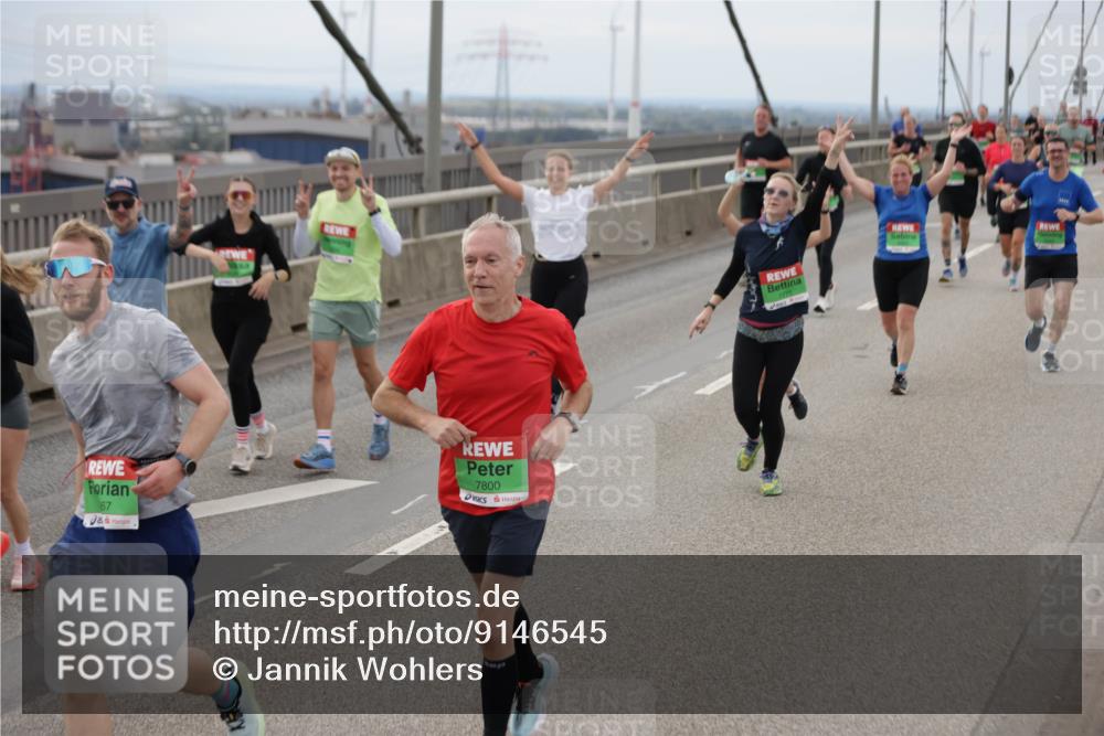 03.10.2025 - Köhlbrandbrückenlauf Jannik Wohlers http://msf.ph/oto/9146545 03.10.2025 15:49:22 Position 1 67, 7800, 7775 meine-sportfotos.de