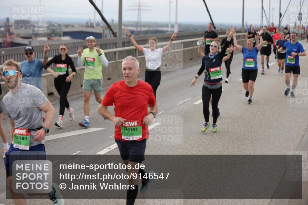 03.10.2025 - Köhlbrandbrückenlauf Jannik Wohlers http://msf.ph/oto/9146547 03.10.2025 15:49:22 Position 1 67, 7800 meine-sportfotos.de