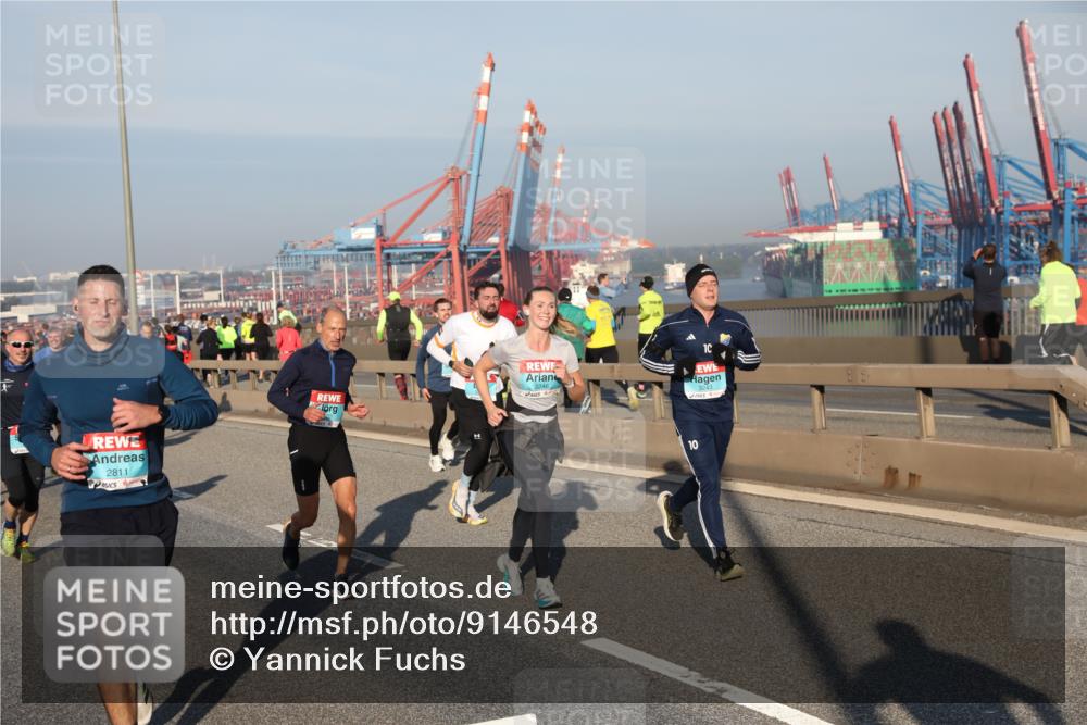 03.10.2025 - Köhlbrandbrückenlauf Yannick Fuchs http://msf.ph/oto/9146548 03.10.2025 08:36:42 Position 2 2811, 1, 10 meine-sportfotos.de
