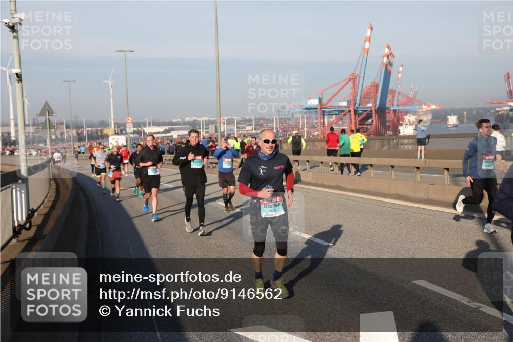 03.10.2025 - Köhlbrandbrückenlauf Yannick Fuchs http://msf.ph/oto/9146562 03.10.2025 08:36:43 Position 2 2820 meine-sportfotos.de