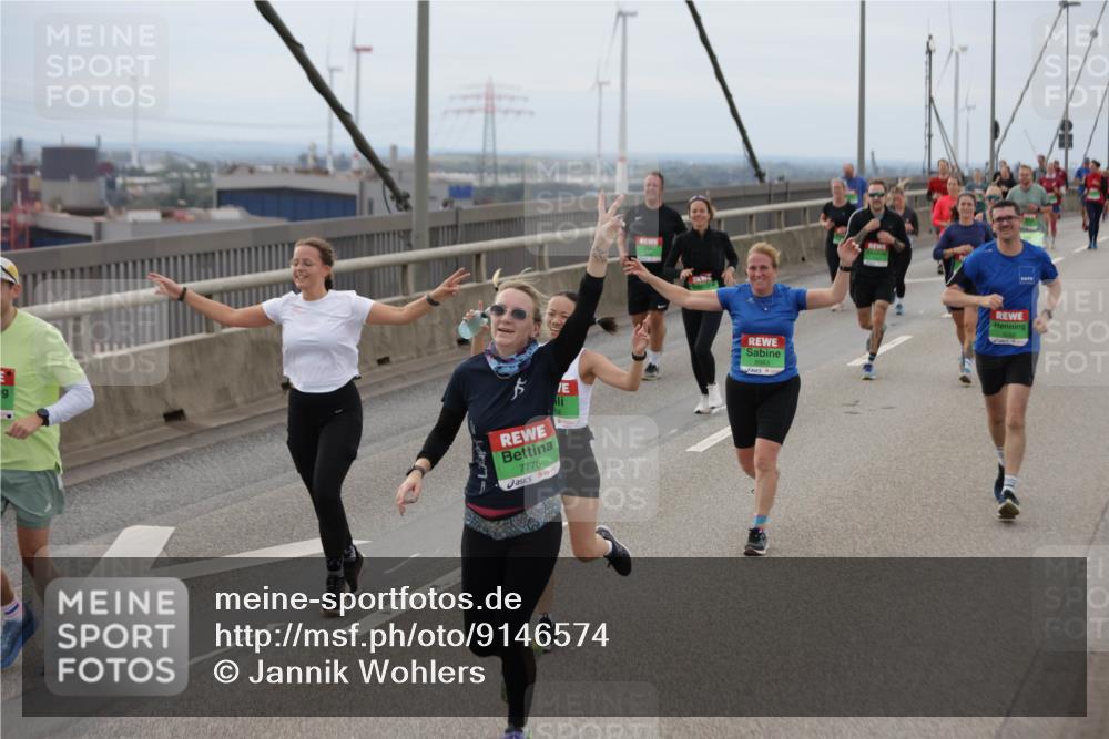 03.10.2025 - Köhlbrandbrückenlauf Jannik Wohlers http://msf.ph/oto/9146574 03.10.2025 15:49:23 Position 1 7775, 8983 meine-sportfotos.de