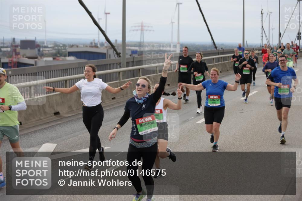 03.10.2025 - Köhlbrandbrückenlauf Jannik Wohlers http://msf.ph/oto/9146575 03.10.2025 15:49:23 Position 1 7775 meine-sportfotos.de