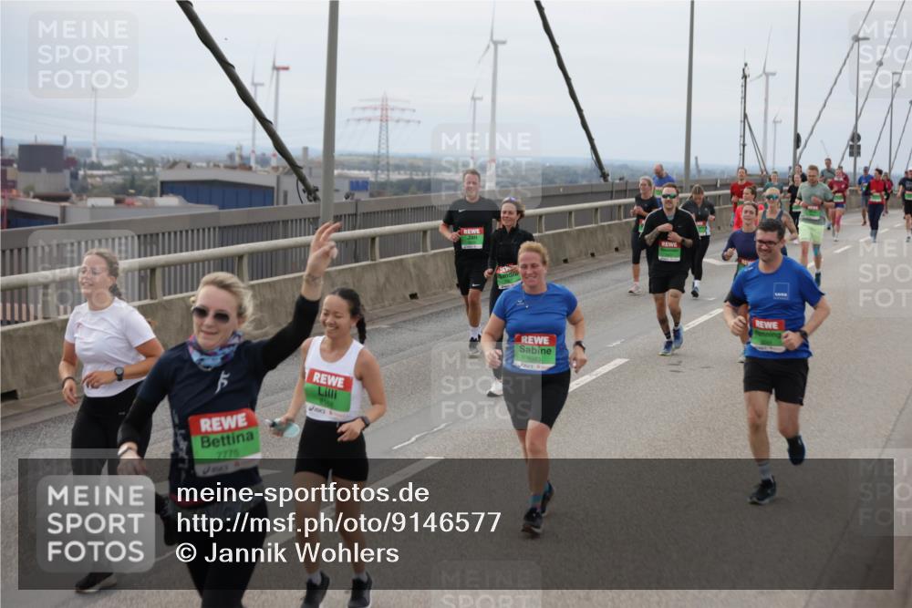 03.10.2025 - Köhlbrandbrückenlauf Jannik Wohlers http://msf.ph/oto/9146577 03.10.2025 15:49:24 Position 1 7775, 8168, 8983 meine-sportfotos.de