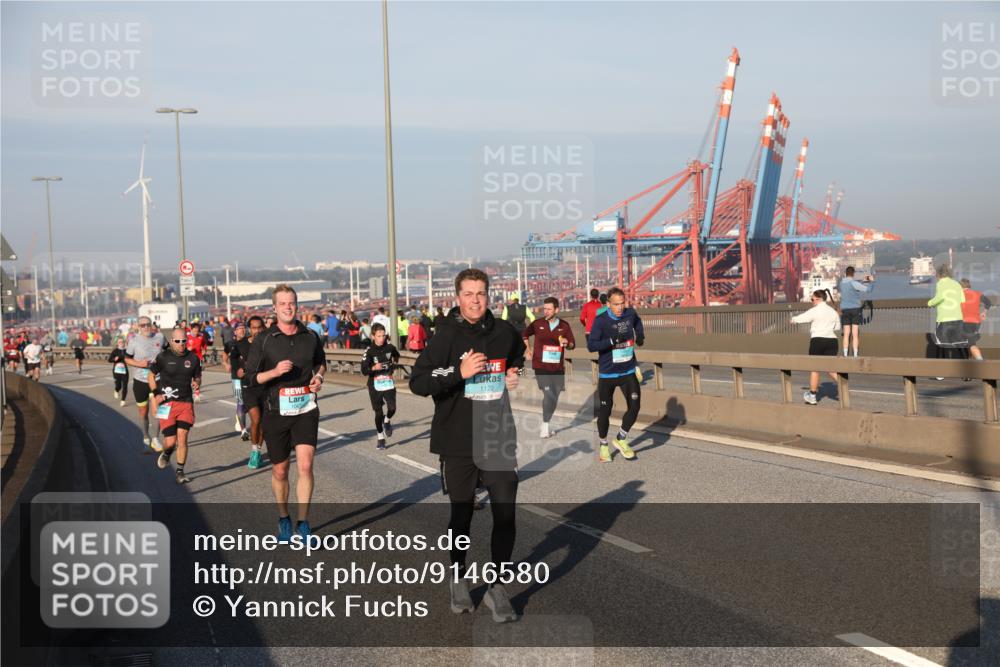 03.10.2025 - Köhlbrandbrückenlauf Yannick Fuchs http://msf.ph/oto/9146580 03.10.2025 08:36:45 Position 2 1067, 1122, 50 meine-sportfotos.de