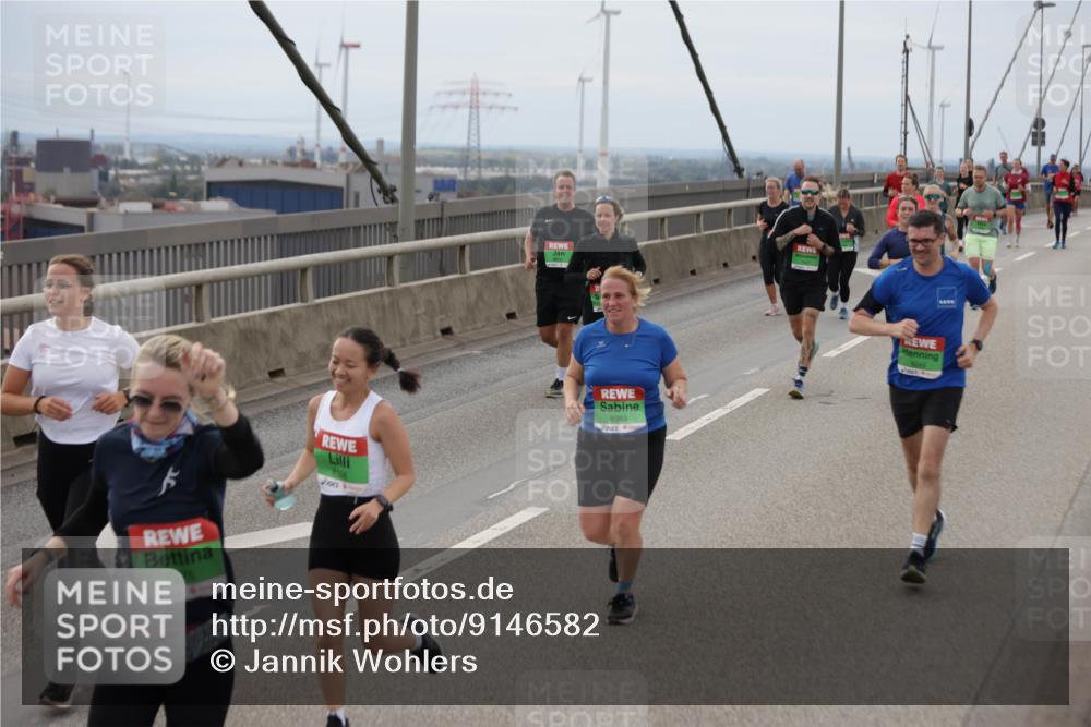 03.10.2025 - Köhlbrandbrückenlauf Jannik Wohlers http://msf.ph/oto/9146582 03.10.2025 15:49:24 Position 1 7775, 8168, 8983 meine-sportfotos.de