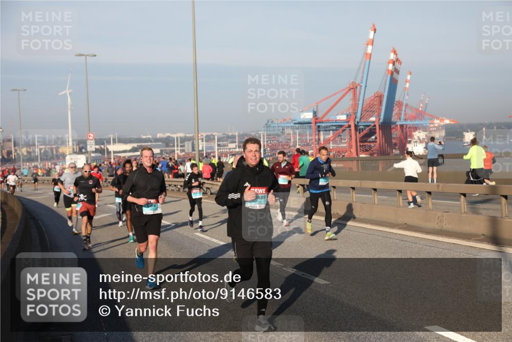 03.10.2025 - Köhlbrandbrückenlauf Yannick Fuchs http://msf.ph/oto/9146583 03.10.2025 08:36:45 Position 2 122 meine-sportfotos.de