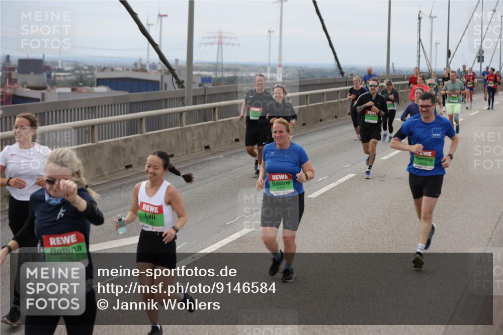 03.10.2025 - Köhlbrandbrückenlauf Jannik Wohlers http://msf.ph/oto/9146584 03.10.2025 15:49:24 Position 1 7776, 8168, 8983 meine-sportfotos.de