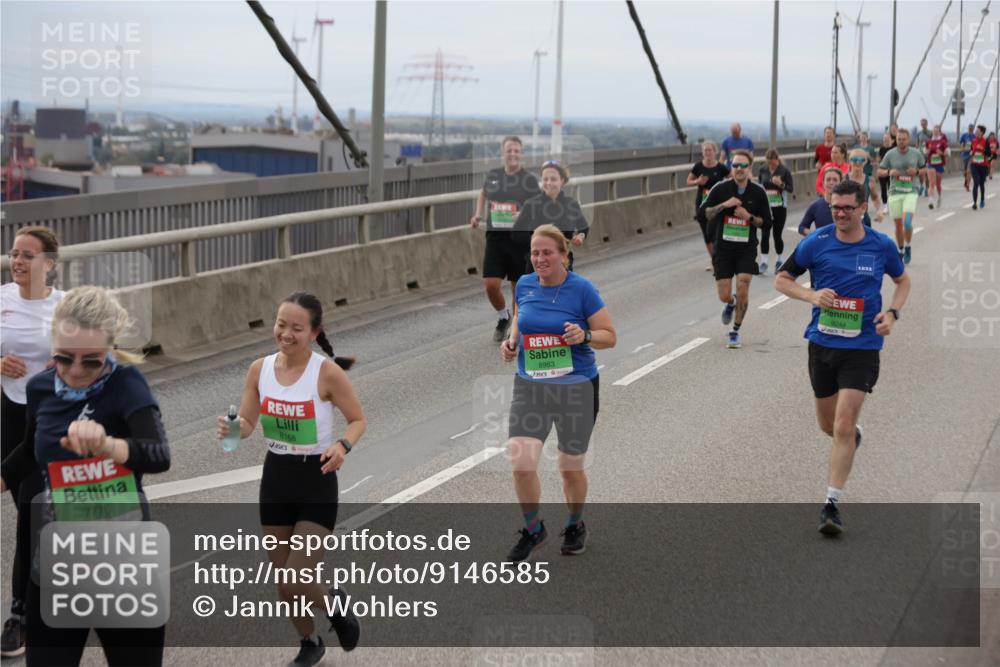 03.10.2025 - Köhlbrandbrückenlauf Jannik Wohlers http://msf.ph/oto/9146585 03.10.2025 15:49:24 Position 1 7775, 8168, 8983, 9244 meine-sportfotos.de