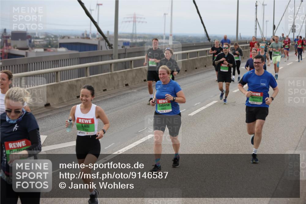 03.10.2025 - Köhlbrandbrückenlauf Jannik Wohlers http://msf.ph/oto/9146587 03.10.2025 15:49:24 Position 1 8168, 8983, 9244 meine-sportfotos.de