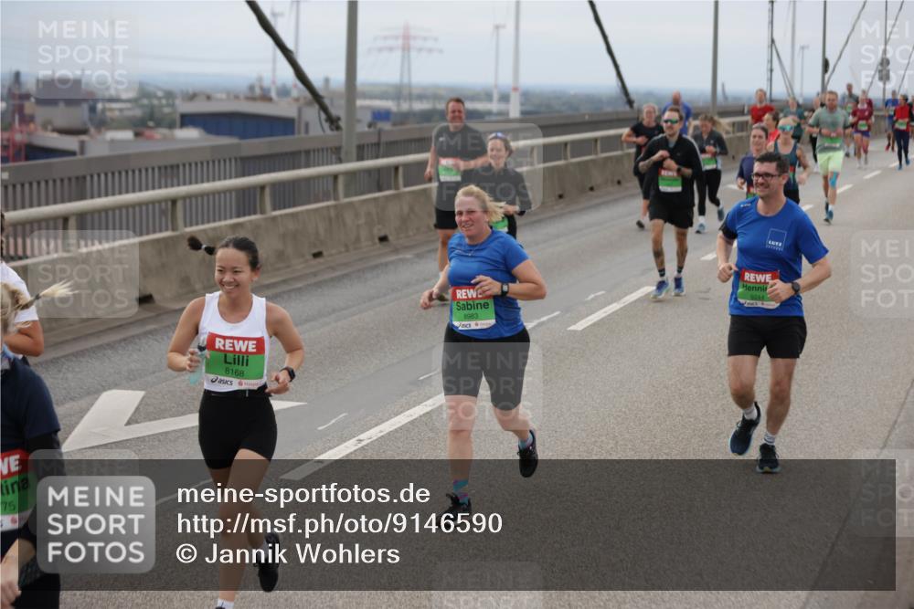 03.10.2025 - Köhlbrandbrückenlauf Jannik Wohlers http://msf.ph/oto/9146590 03.10.2025 15:49:24 Position 1 75, 8168, 8983, 9244 meine-sportfotos.de