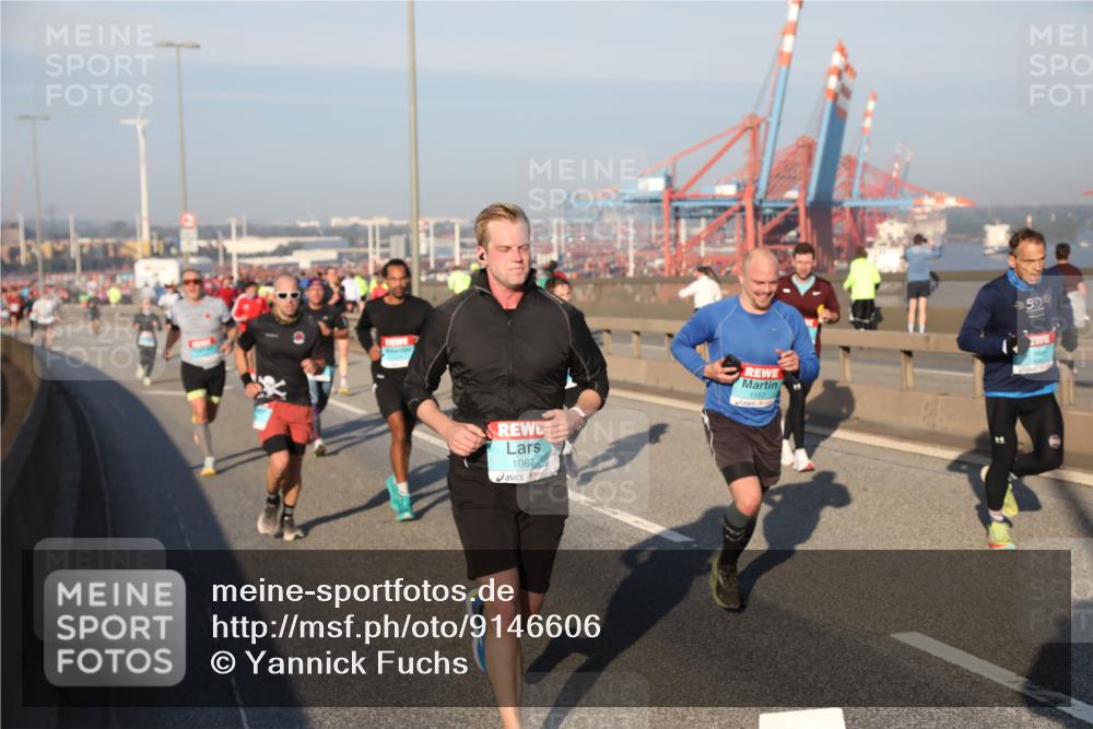 03.10.2025 - Köhlbrandbrückenlauf Yannick Fuchs http://msf.ph/oto/9146606 03.10.2025 08:36:47 Position 2 1067, 1157, 3504 meine-sportfotos.de