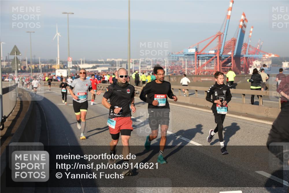 03.10.2025 - Köhlbrandbrückenlauf Yannick Fuchs http://msf.ph/oto/9146621 03.10.2025 08:36:48 Position 2 550, 2760 meine-sportfotos.de