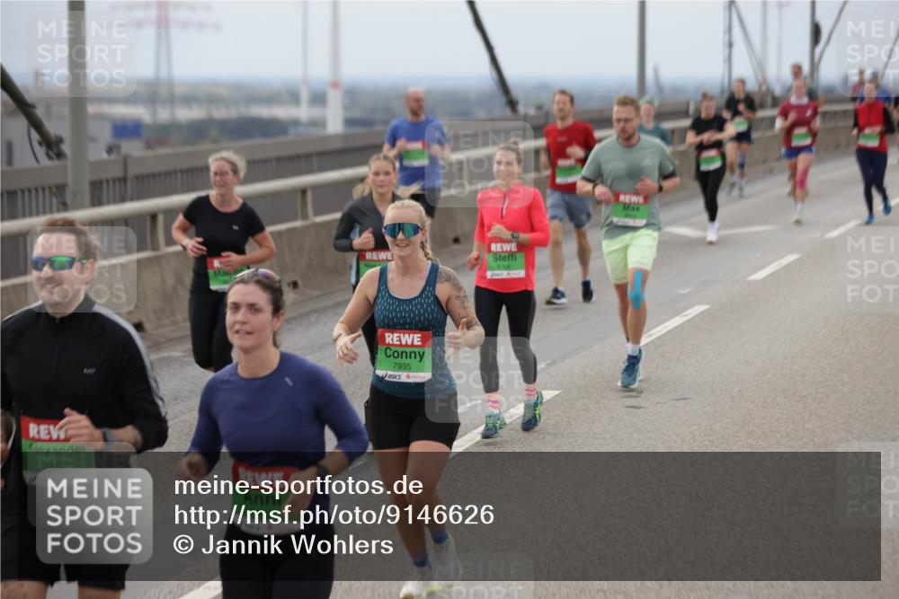 03.10.2025 - Köhlbrandbrückenlauf Jannik Wohlers http://msf.ph/oto/9146626 03.10.2025 15:49:27 Position 1 7457, 2, 7935, 8766 meine-sportfotos.de