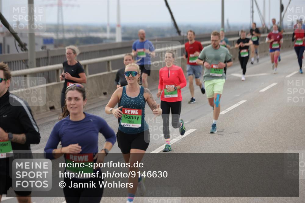 03.10.2025 - Köhlbrandbrückenlauf Jannik Wohlers http://msf.ph/oto/9146630 03.10.2025 15:49:27 Position 1 7, 7482, 7935 meine-sportfotos.de