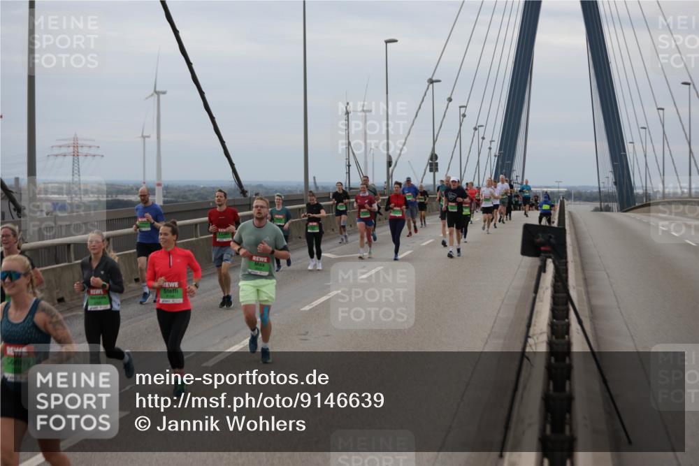 03.10.2025 - Köhlbrandbrückenlauf Jannik Wohlers http://msf.ph/oto/9146639 03.10.2025 15:49:28 Position 1  meine-sportfotos.de