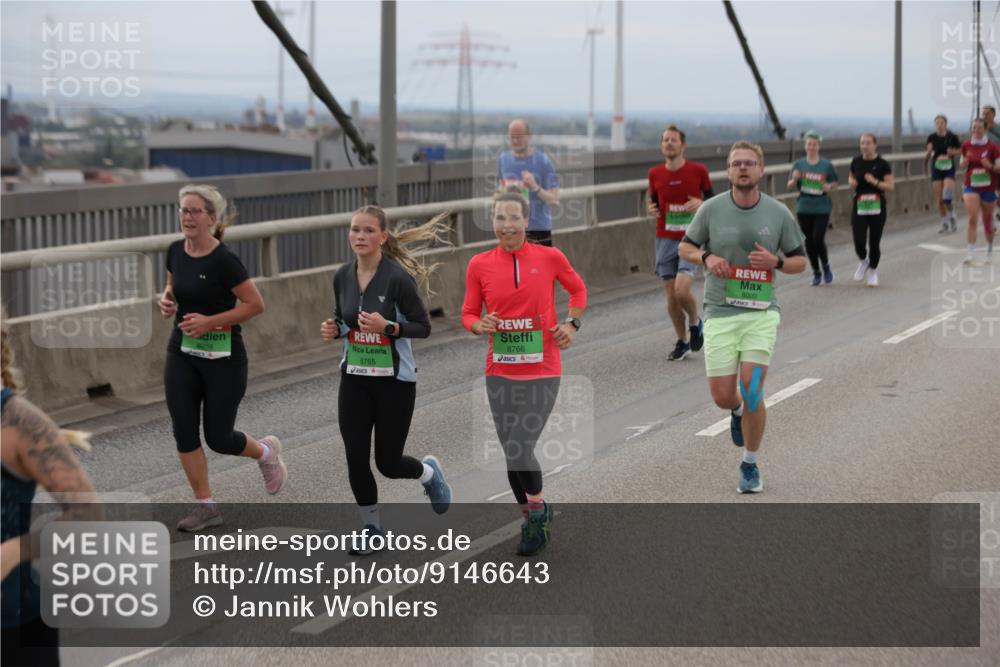 03.10.2025 - Köhlbrandbrückenlauf Jannik Wohlers http://msf.ph/oto/9146643 03.10.2025 15:49:29 Position 1 8958, 8765, 8766, 8009 meine-sportfotos.de