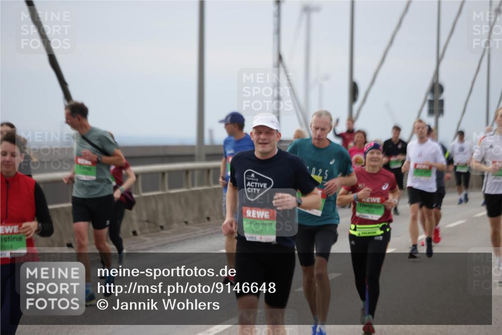 03.10.2025 - Köhlbrandbrückenlauf Jannik Wohlers http://msf.ph/oto/9146648 03.10.2025 15:49:34 Position 1 7514, 9307, 025 meine-sportfotos.de