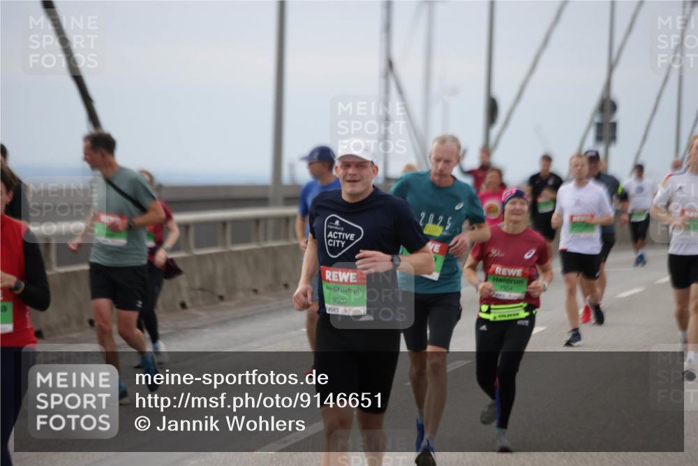 03.10.2025 - Köhlbrandbrückenlauf Jannik Wohlers http://msf.ph/oto/9146651 03.10.2025 15:49:35 Position 1 202, 5, 9307, 7864 meine-sportfotos.de
