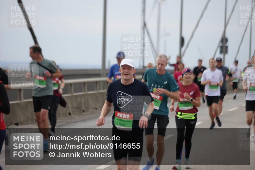 03.10.2025 - Köhlbrandbrückenlauf Jannik Wohlers http://msf.ph/oto/9146655 03.10.2025 15:49:35 Position 1 20, 7864, 9307 meine-sportfotos.de