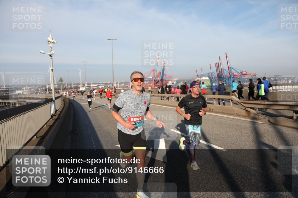 03.10.2025 - Köhlbrandbrückenlauf Yannick Fuchs http://msf.ph/oto/9146666 03.10.2025 08:36:51 Position 2 3037 meine-sportfotos.de