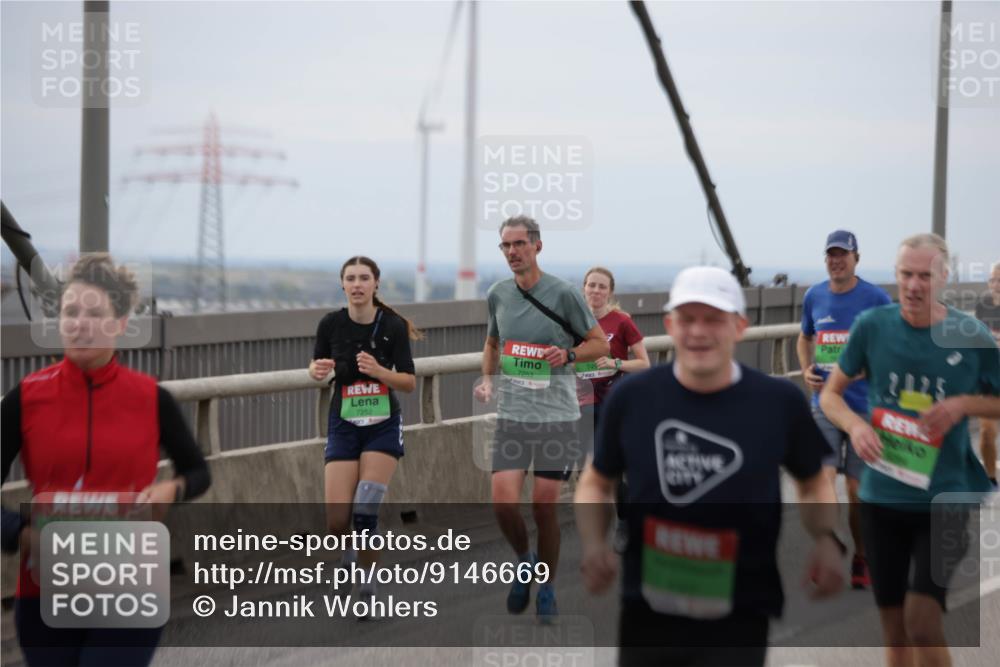 03.10.2025 - Köhlbrandbrückenlauf Jannik Wohlers http://msf.ph/oto/9146669 03.10.2025 15:49:37 Position 1 7252, 7253, 215 meine-sportfotos.de
