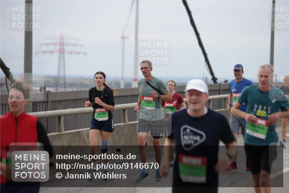 03.10.2025 - Köhlbrandbrückenlauf Jannik Wohlers http://msf.ph/oto/9146670 03.10.2025 15:49:37 Position 1 7252, 7253, 2025 meine-sportfotos.de