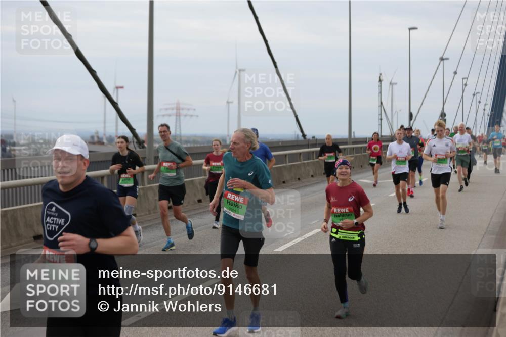 03.10.2025 - Köhlbrandbrückenlauf Jannik Wohlers http://msf.ph/oto/9146681 03.10.2025 15:49:38 Position 1 9307, 9284 meine-sportfotos.de