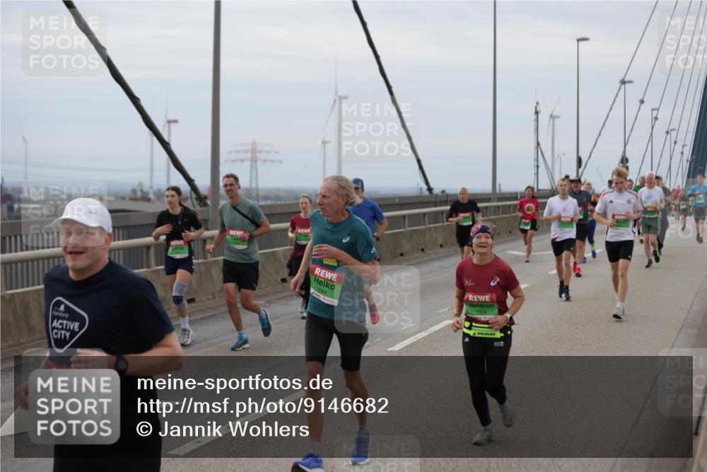 03.10.2025 - Köhlbrandbrückenlauf Jannik Wohlers http://msf.ph/oto/9146682 03.10.2025 15:49:38 Position 1 9007, 9284, 7854 meine-sportfotos.de