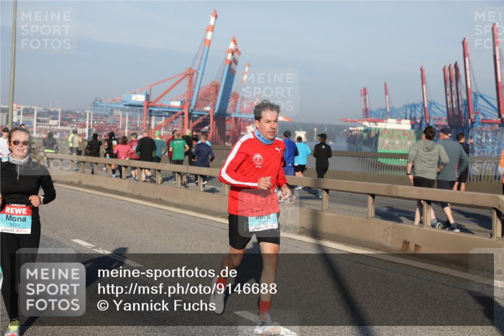 03.10.2025 - Köhlbrandbrückenlauf Yannick Fuchs http://msf.ph/oto/9146688 03.10.2025 08:36:55 Position 2 3174, 3525 meine-sportfotos.de