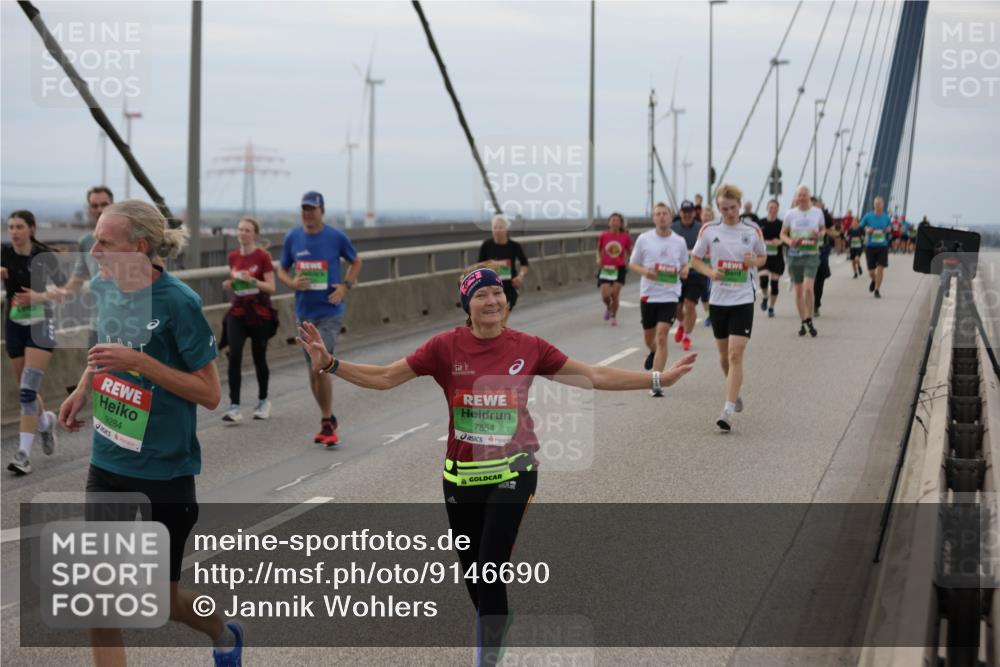 03.10.2025 - Köhlbrandbrückenlauf Jannik Wohlers http://msf.ph/oto/9146690 03.10.2025 15:49:39 Position 1 9284, 7854 meine-sportfotos.de