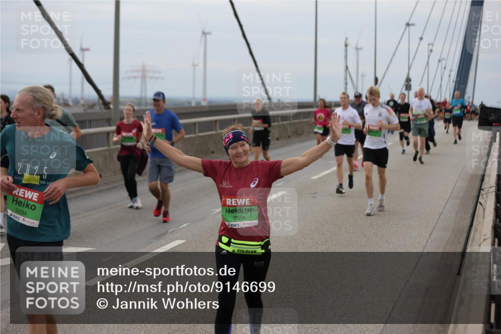 03.10.2025 - Köhlbrandbrückenlauf Jannik Wohlers http://msf.ph/oto/9146699 03.10.2025 15:49:40 Position 1 2025, 9284, 7854 meine-sportfotos.de