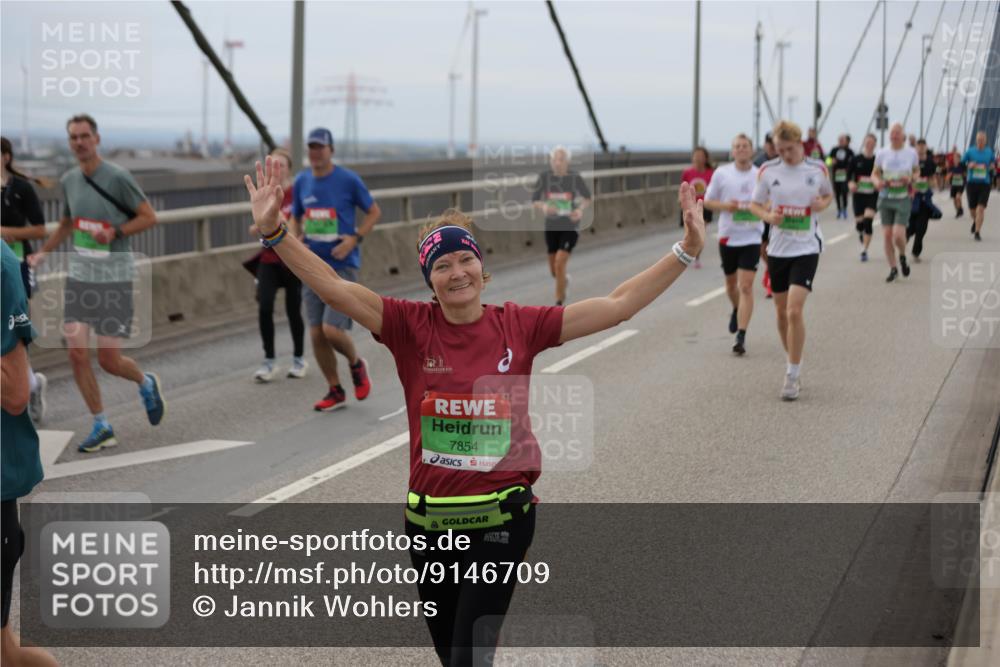 03.10.2025 - Köhlbrandbrückenlauf Jannik Wohlers http://msf.ph/oto/9146709 03.10.2025 15:49:40 Position 1 7854 meine-sportfotos.de
