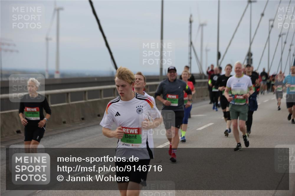 03.10.2025 - Köhlbrandbrückenlauf Jannik Wohlers http://msf.ph/oto/9146716 03.10.2025 15:49:41 Position 1 8962 meine-sportfotos.de
