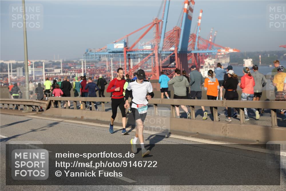 03.10.2025 - Köhlbrandbrückenlauf Yannick Fuchs http://msf.ph/oto/9146722 03.10.2025 08:36:59 Position 2 1432 meine-sportfotos.de