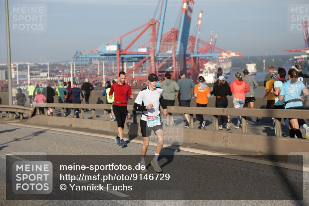 03.10.2025 - Köhlbrandbrückenlauf Yannick Fuchs http://msf.ph/oto/9146729 03.10.2025 08:36:59 Position 2  meine-sportfotos.de