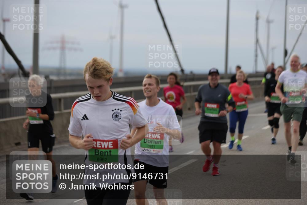03.10.2025 - Köhlbrandbrückenlauf Jannik Wohlers http://msf.ph/oto/9146731 03.10.2025 15:49:42 Position 1 8962, 8951 meine-sportfotos.de