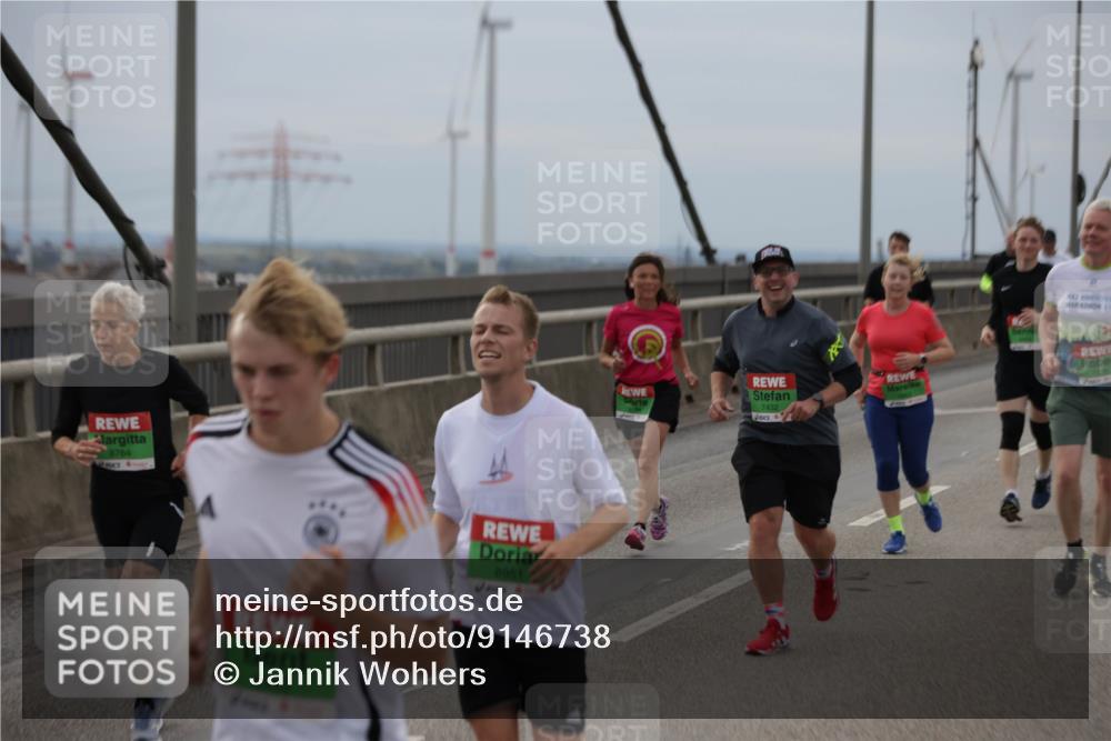 03.10.2025 - Köhlbrandbrückenlauf Jannik Wohlers http://msf.ph/oto/9146738 03.10.2025 15:49:43 Position 1 8764, 8051, 7432 meine-sportfotos.de