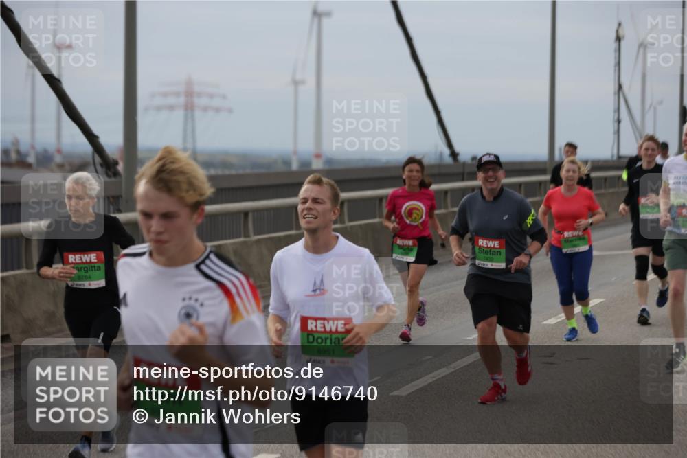 03.10.2025 - Köhlbrandbrückenlauf Jannik Wohlers http://msf.ph/oto/9146740 03.10.2025 15:49:43 Position 1 8764, 8951, 7432 meine-sportfotos.de