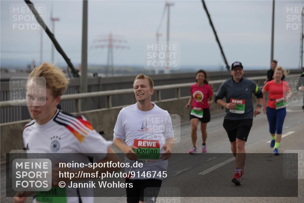 03.10.2025 - Köhlbrandbrückenlauf Jannik Wohlers http://msf.ph/oto/9146745 03.10.2025 15:49:43 Position 1 0902, 8951 meine-sportfotos.de