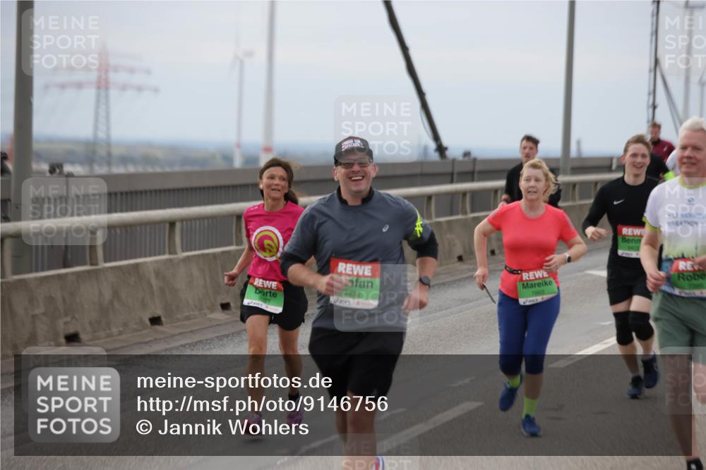 03.10.2025 - Köhlbrandbrückenlauf Jannik Wohlers http://msf.ph/oto/9146756 03.10.2025 15:49:44 Position 1 9394, 7432, 7663 meine-sportfotos.de
