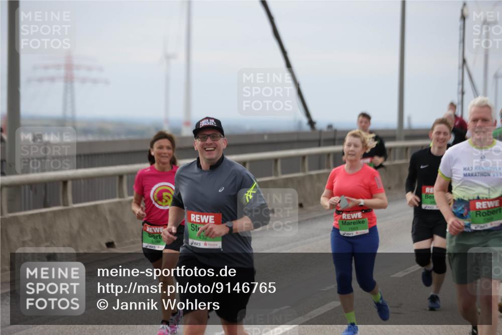 03.10.2025 - Köhlbrandbrückenlauf Jannik Wohlers http://msf.ph/oto/9146765 03.10.2025 15:49:44 Position 1 9394, 432, 7663 meine-sportfotos.de