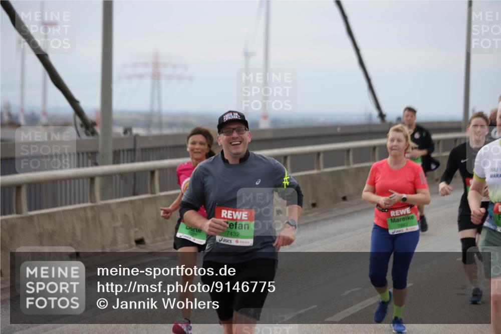 03.10.2025 - Köhlbrandbrückenlauf Jannik Wohlers http://msf.ph/oto/9146775 03.10.2025 15:49:44 Position 1 9374, 7432, 7663 meine-sportfotos.de