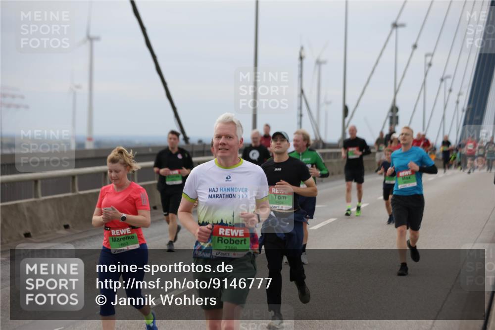03.10.2025 - Köhlbrandbrückenlauf Jannik Wohlers http://msf.ph/oto/9146777 03.10.2025 15:49:45 Position 1 9404, 7663, 7399 meine-sportfotos.de