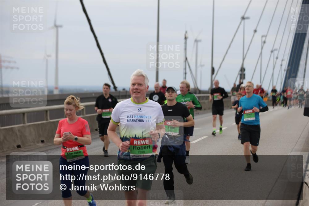 03.10.2025 - Köhlbrandbrückenlauf Jannik Wohlers http://msf.ph/oto/9146778 03.10.2025 15:49:45 Position 1 9404, 7663, 7399 meine-sportfotos.de